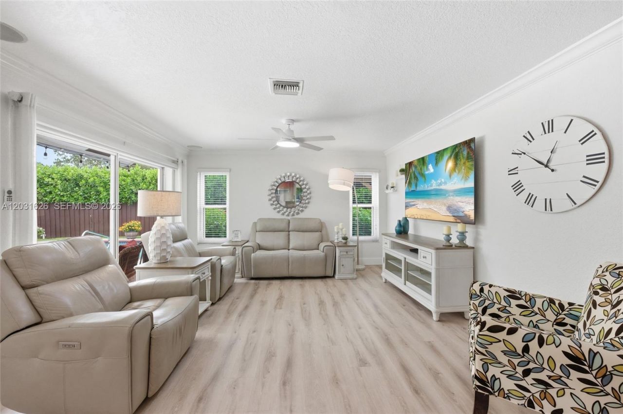 943 SW 149th Way, Sunrise, FL 33326 Photo