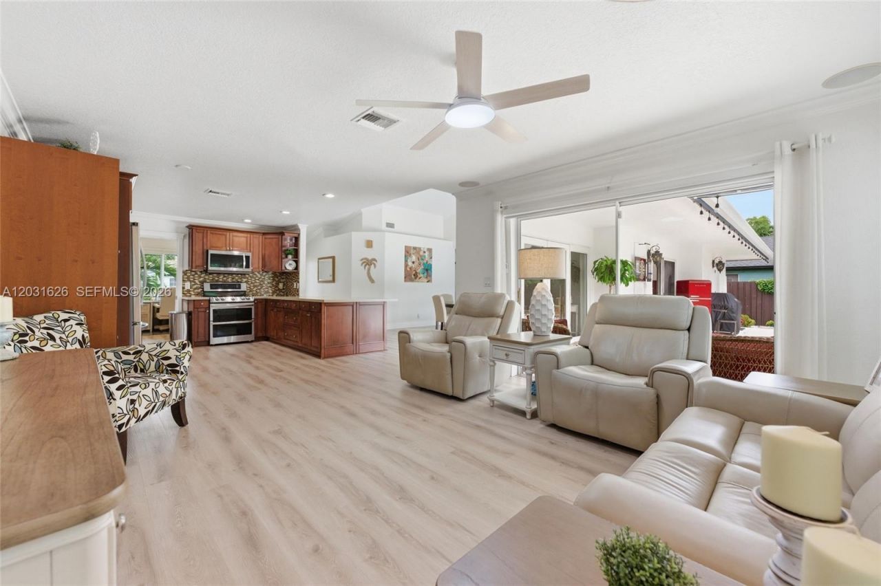 943 SW 149th Way, Sunrise, FL 33326 Photo
