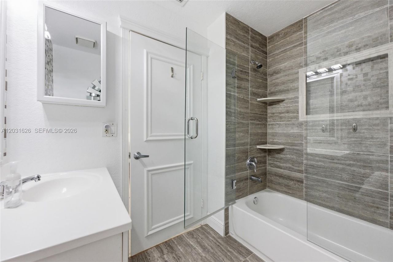 943 SW 149th Way, Sunrise, FL 33326 Photo