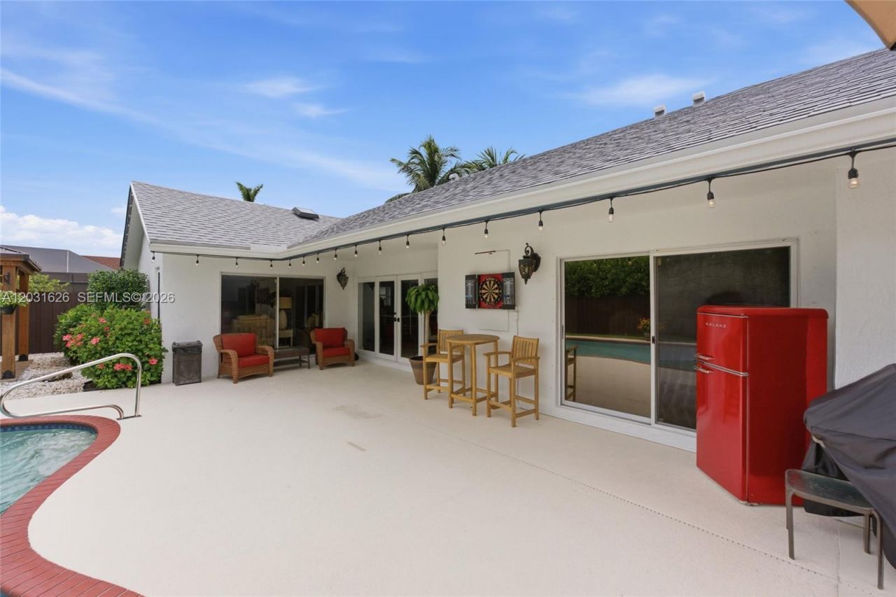 943 SW 149th Way, Sunrise, FL 33326 Photo