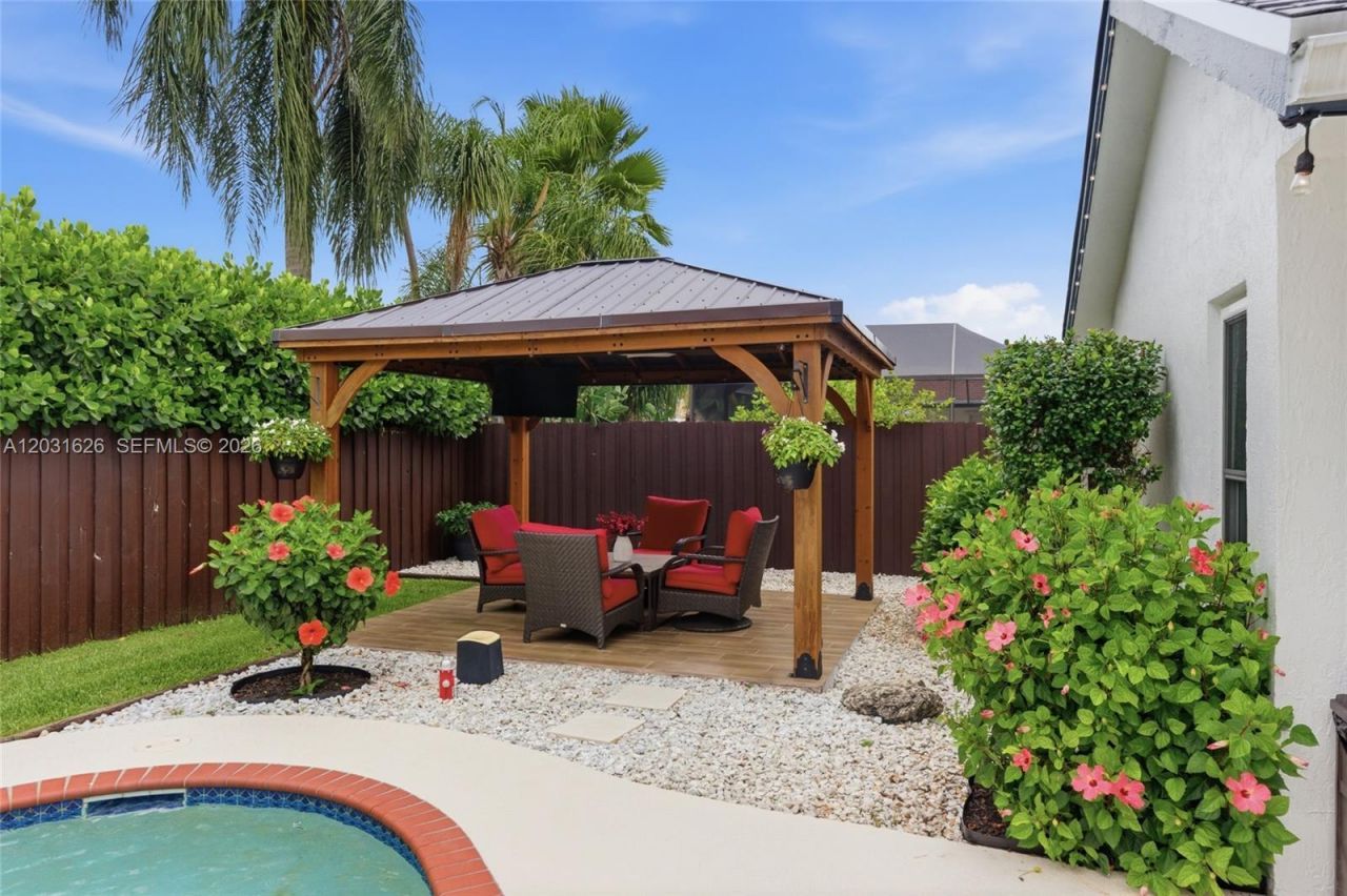 943 SW 149th Way, Sunrise, FL 33326 Photo