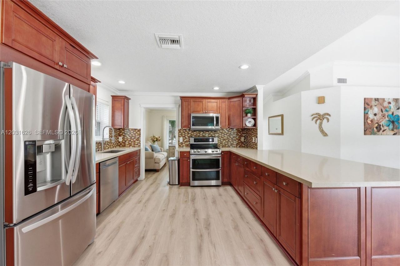 943 SW 149th Way, Sunrise, FL 33326 Photo