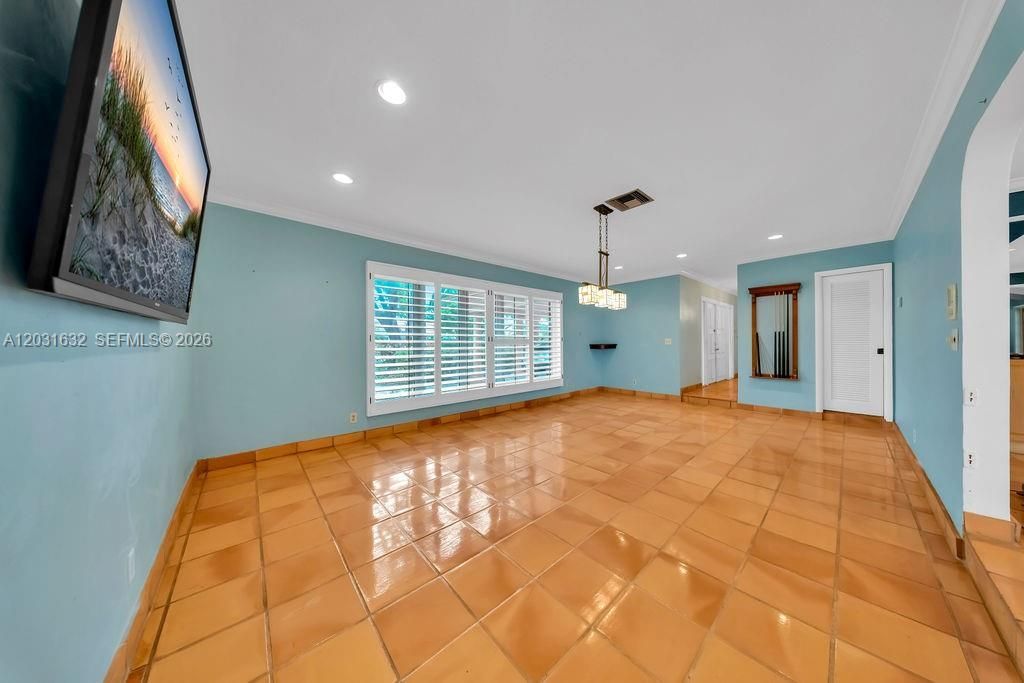 8820 N Lake Dasha Dr , Plantation, FL 33324 Photo