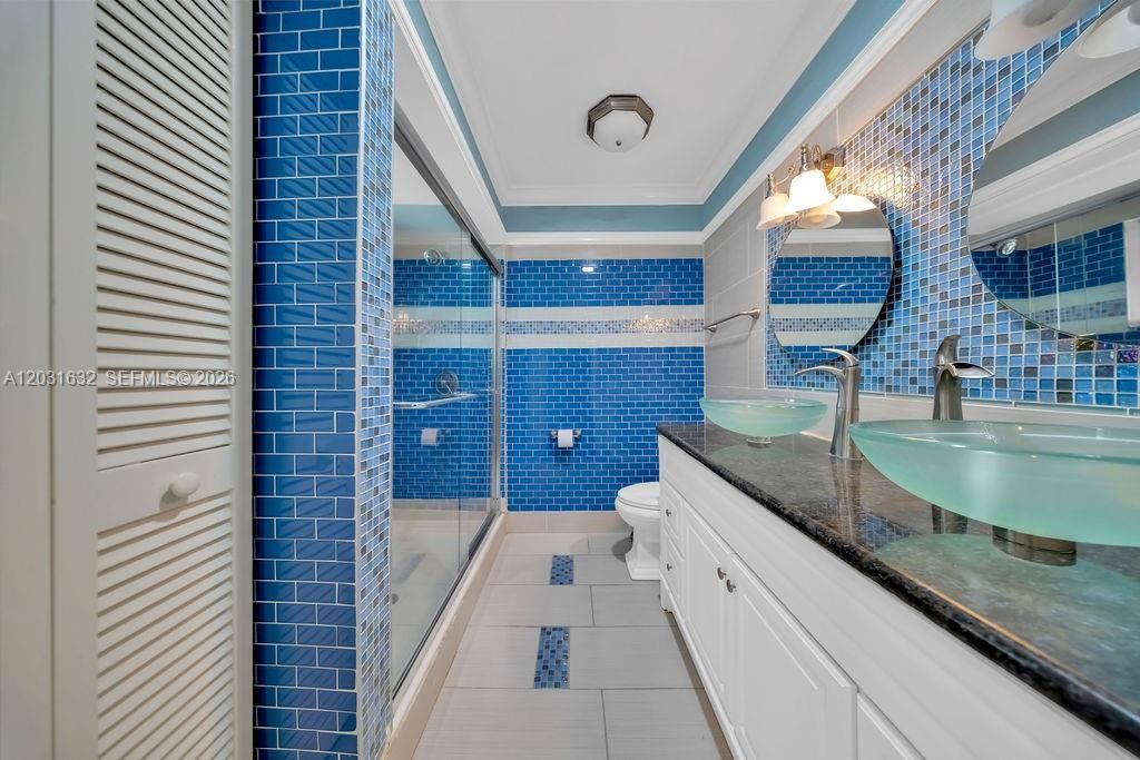 8820 N Lake Dasha Dr , Plantation, FL 33324 Photo