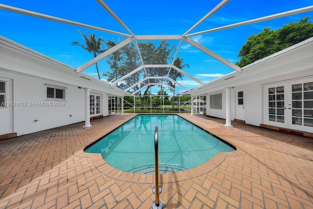 8820 N Lake Dasha Dr , Plantation, FL 33324 Photo