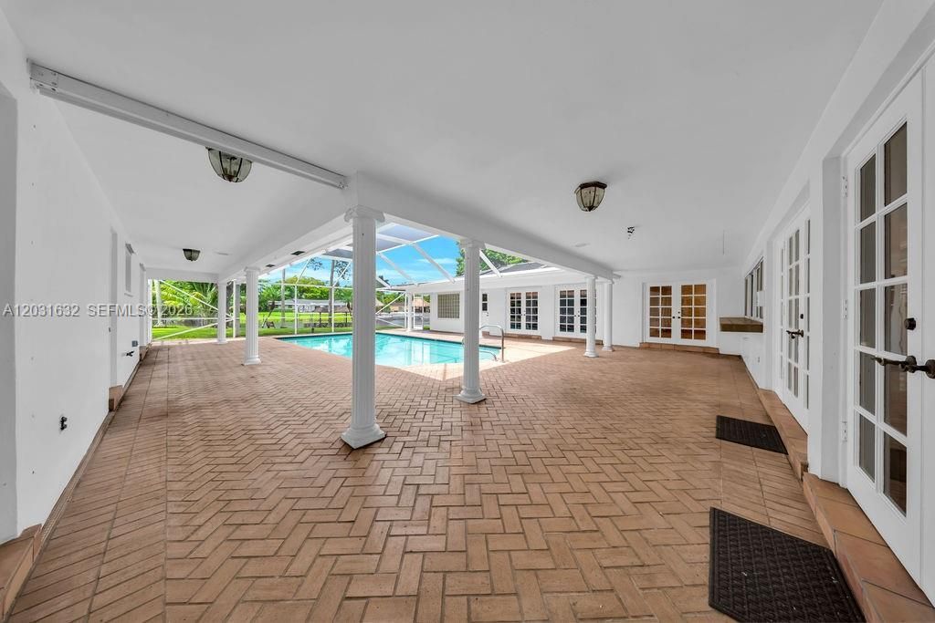 8820 N Lake Dasha Dr , Plantation, FL 33324 Photo