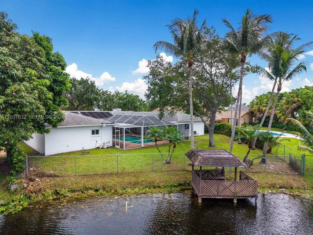 8820 N Lake Dasha Dr , Plantation, FL 33324 Photo