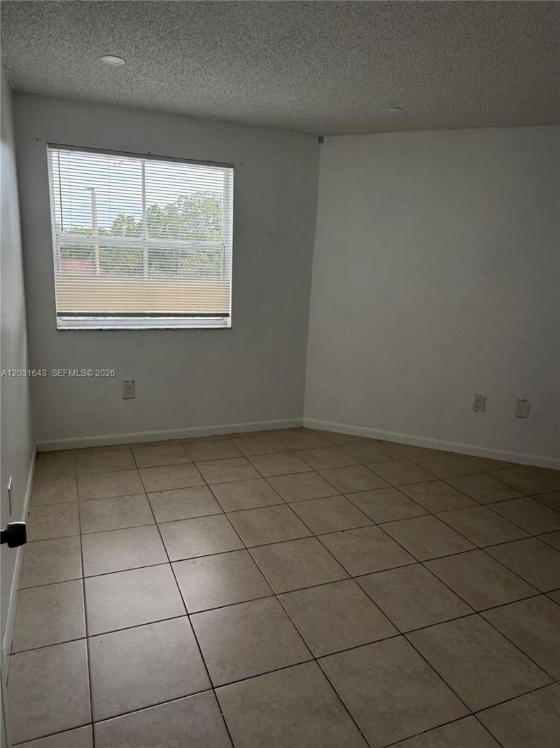 6276 NW 186th St, Unit 311, Hialeah, FL 33015 Photo