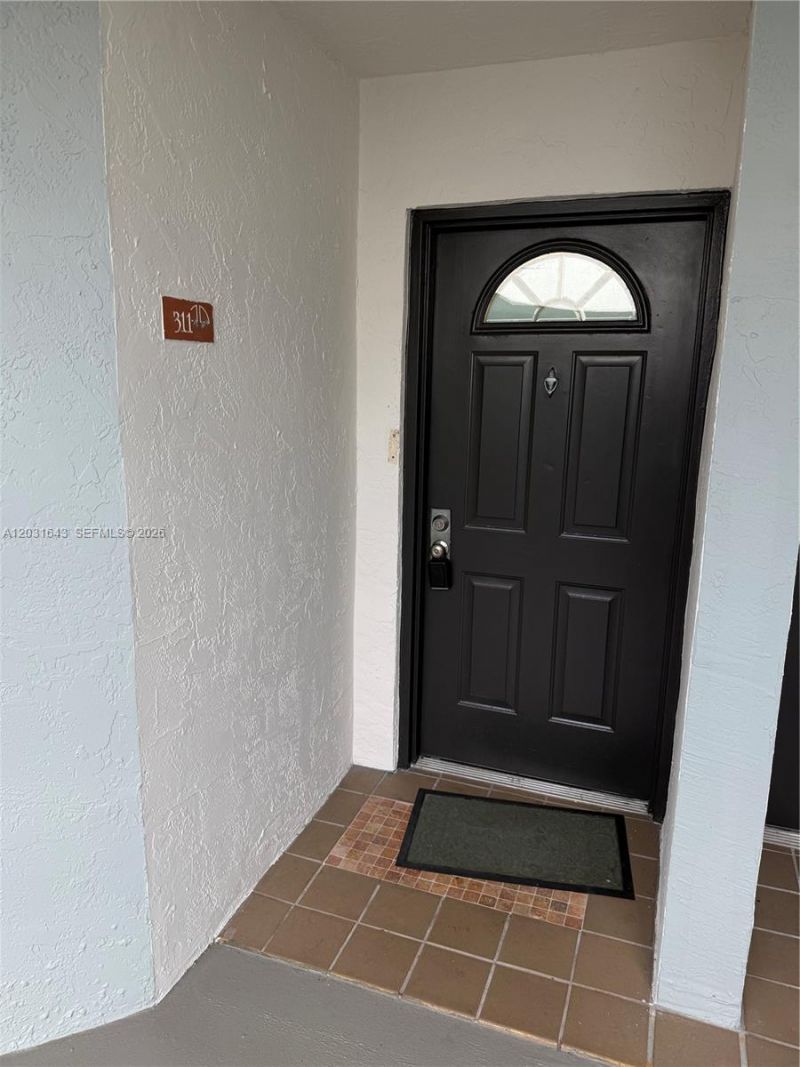 6276 NW 186th St, Unit 311, Hialeah, FL 33015 Photo