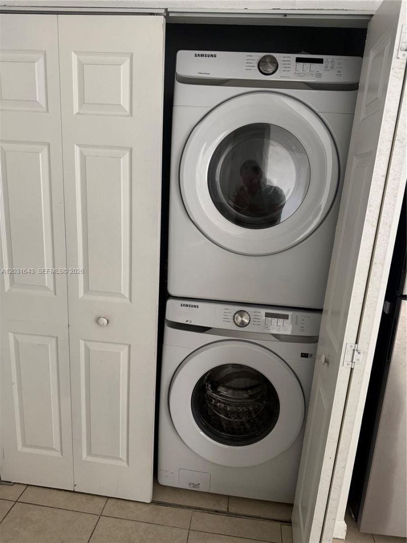 6276 NW 186th St, Unit 311, Hialeah, FL 33015 Photo