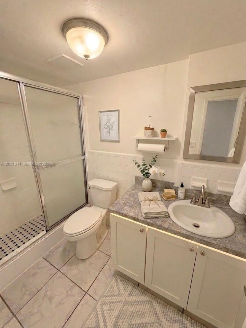 2745 W Okeechobee Rd , Unit 5, Hialeah, FL 33010 Photo