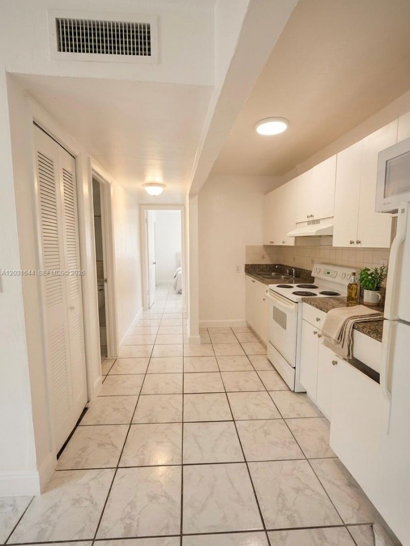 2745 W Okeechobee Rd , Unit 5, Hialeah, FL 33010 Photo