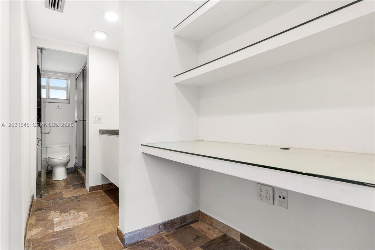 1674 Bay Rd , Unit 301, Miami Beach, FL 33139 Photo