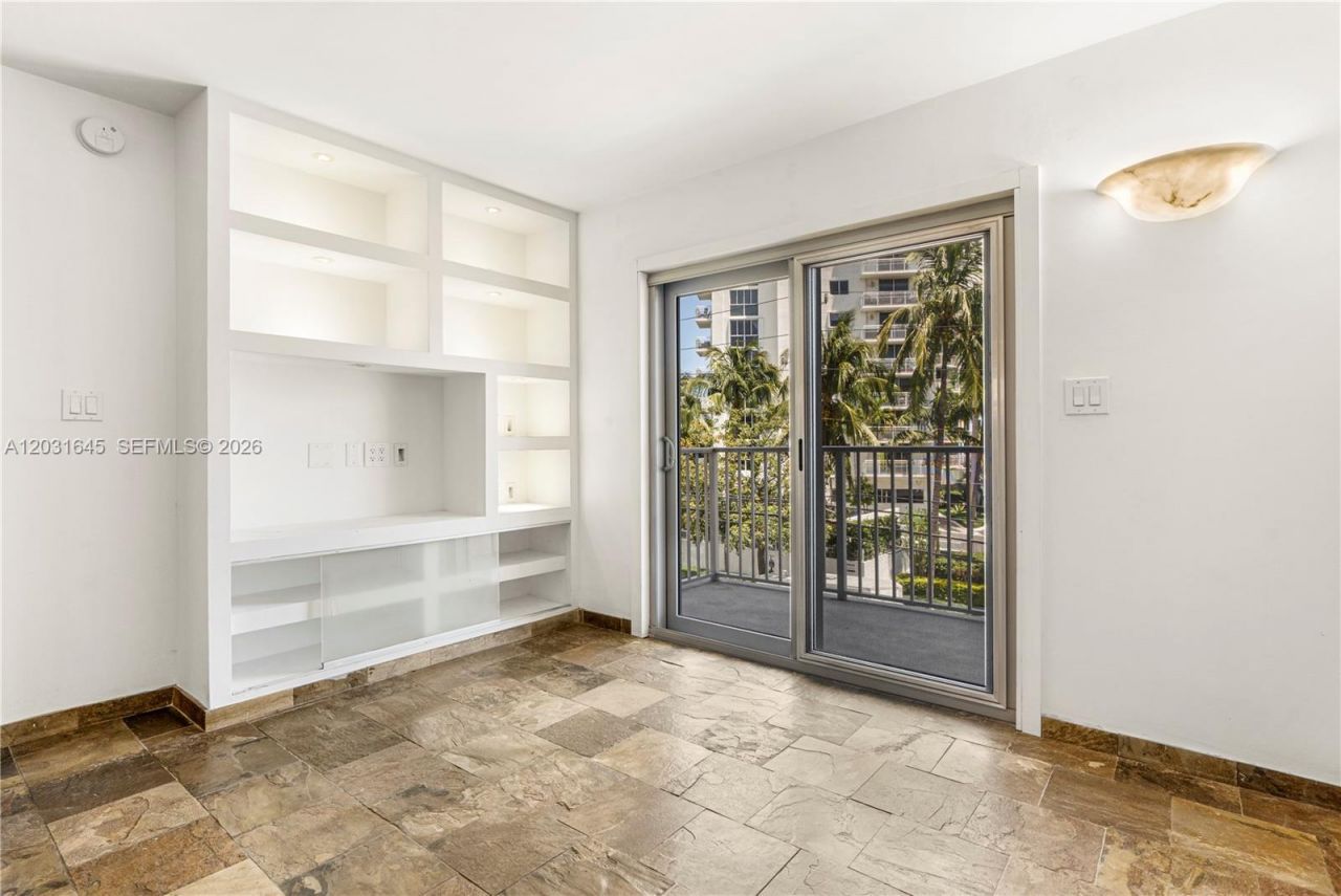 1674 Bay Rd , Unit 301, Miami Beach, FL 33139 Photo