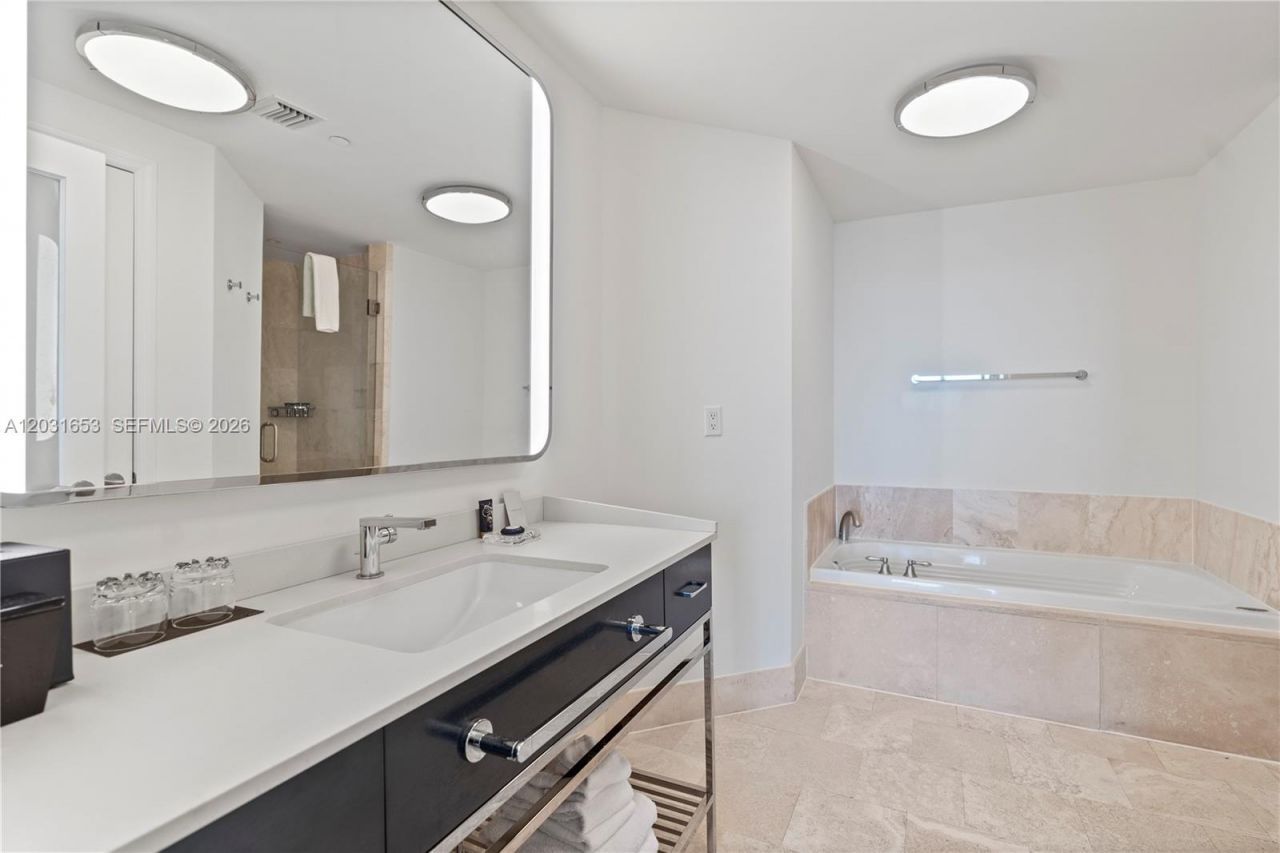 4401 Collins Av , Unit 1206, Miami Beach, FL 33140 Photo