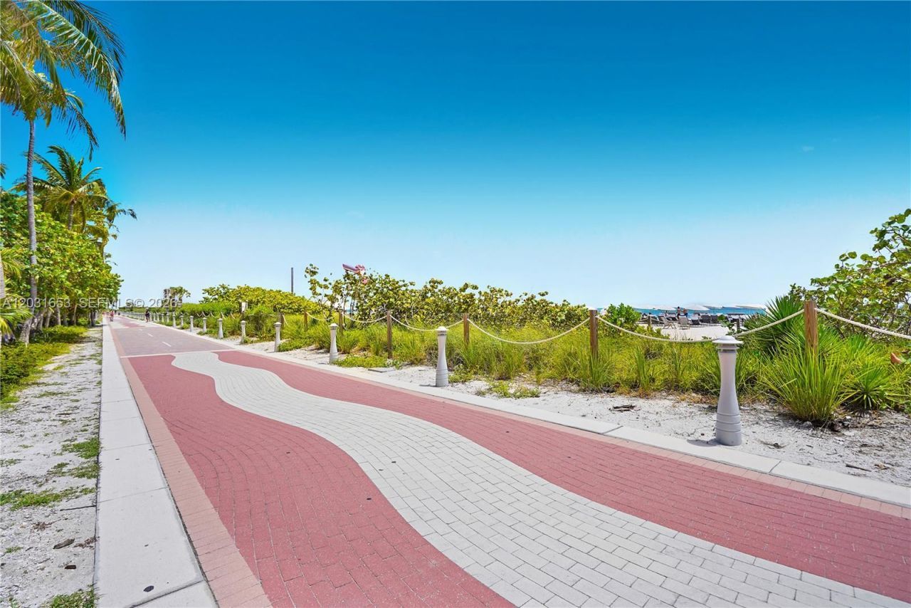 4401 Collins Av , Unit 1206, Miami Beach, FL 33140 Photo