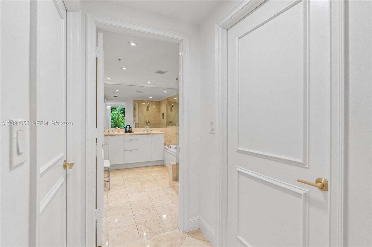 3400 SW 27th Ave , Unit 207, Miami, FL 33133 Photo