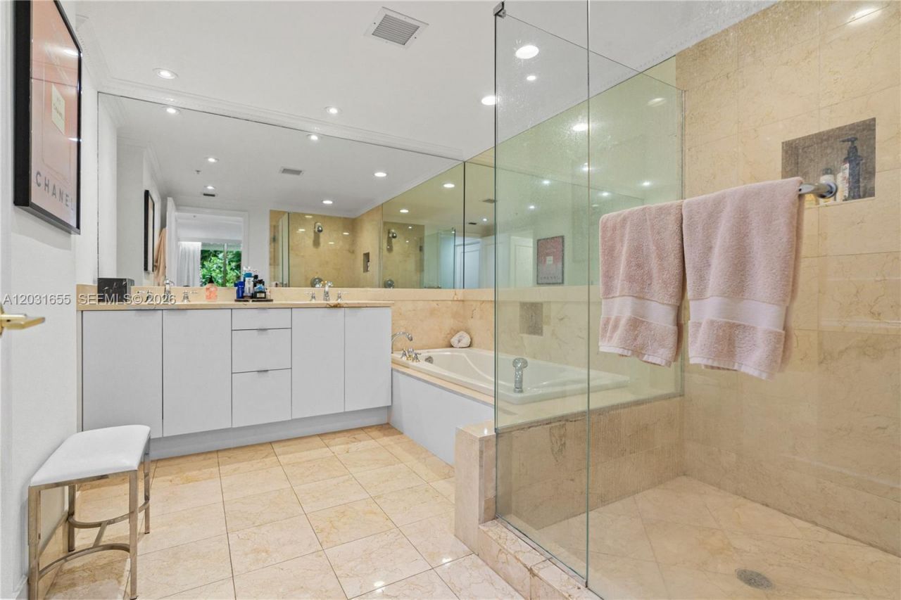 3400 SW 27th Ave , Unit 207, Miami, FL 33133 Photo