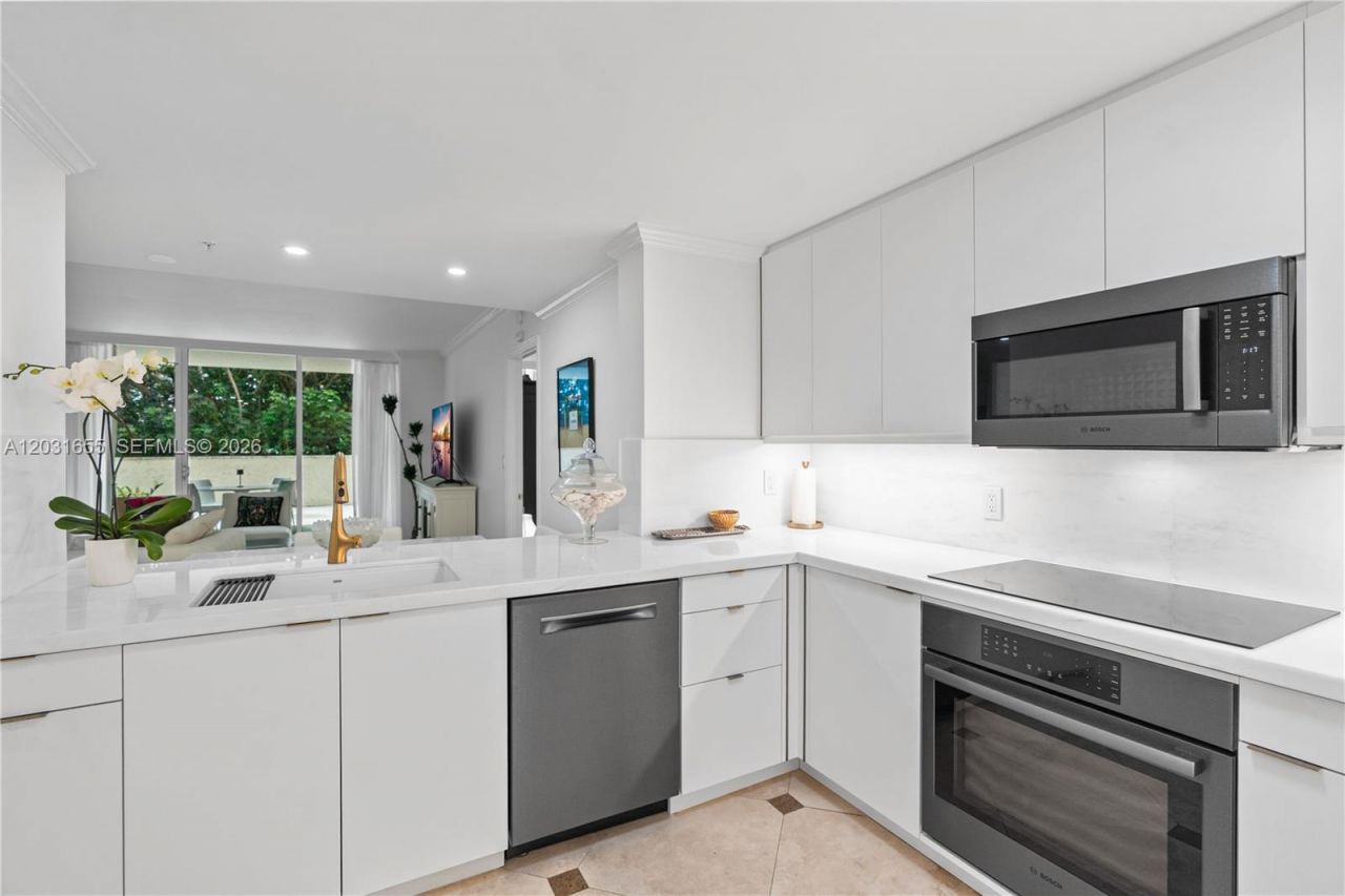 3400 SW 27th Ave , Unit 207, Miami, FL 33133 Photo