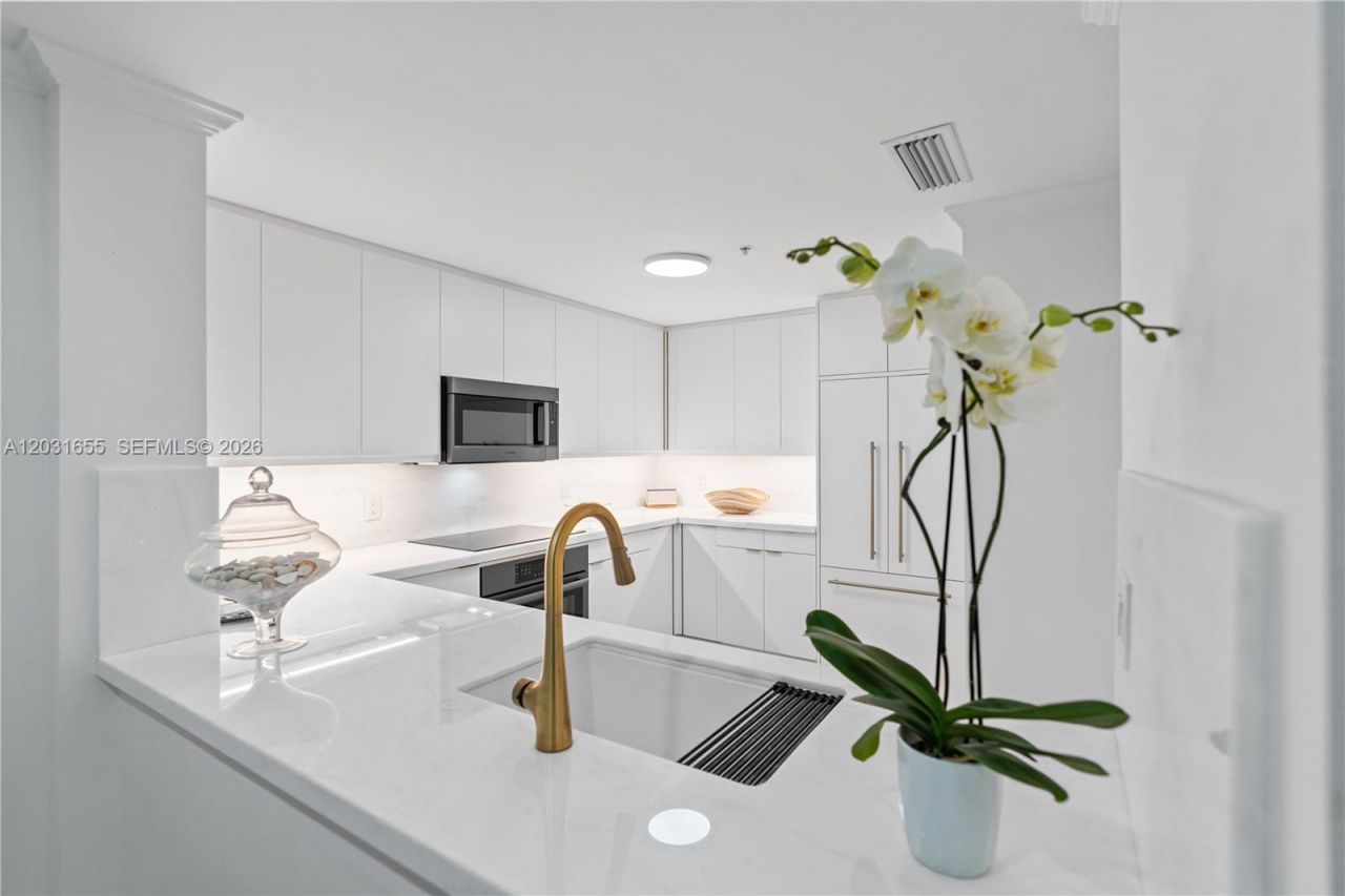 3400 SW 27th Ave , Unit 207, Miami, FL 33133 Photo