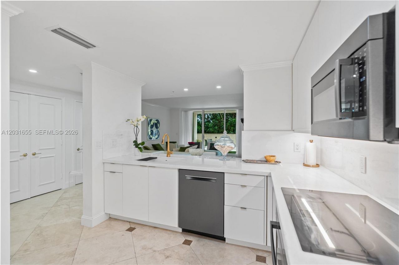 3400 SW 27th Ave , Unit 207, Miami, FL 33133 Photo