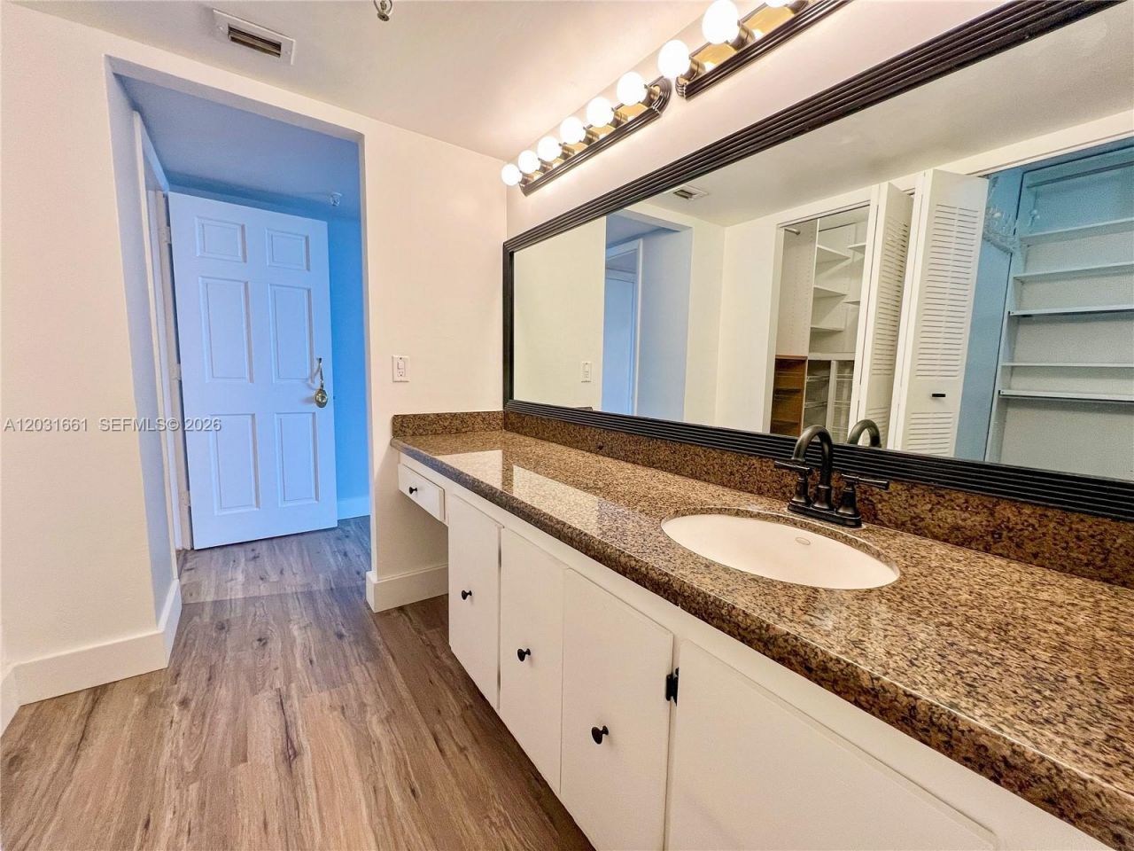 671 NE 195th St , Unit 425-E, Miami, FL 33179 Photo