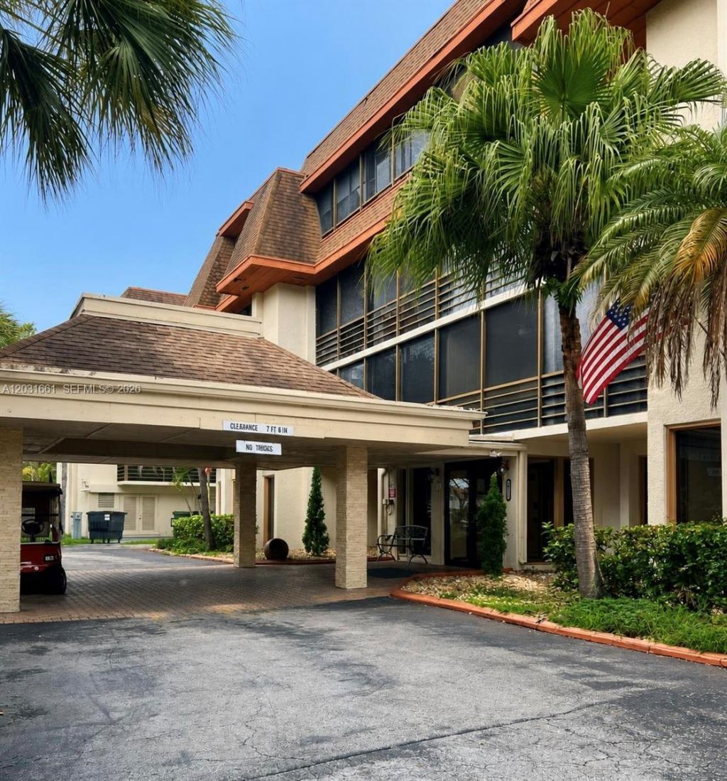 671 NE 195th St , Unit 425-E, Miami, FL 33179 Photo