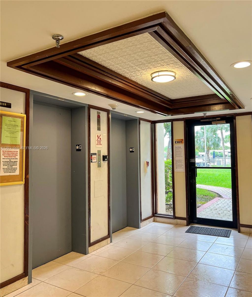 671 NE 195th St , Unit 425-E, Miami, FL 33179 Photo