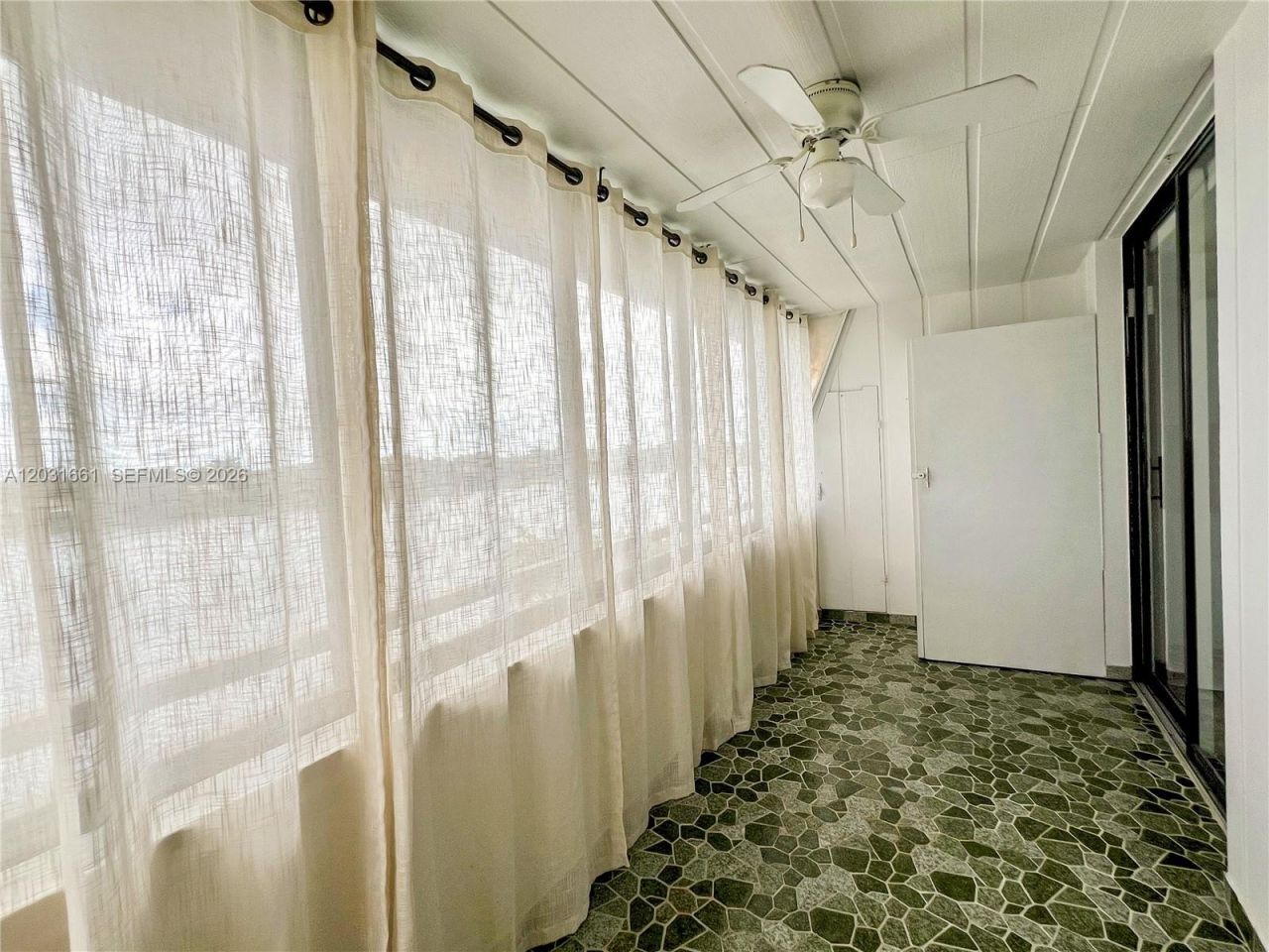 671 NE 195th St , Unit 425-E, Miami, FL 33179 Photo