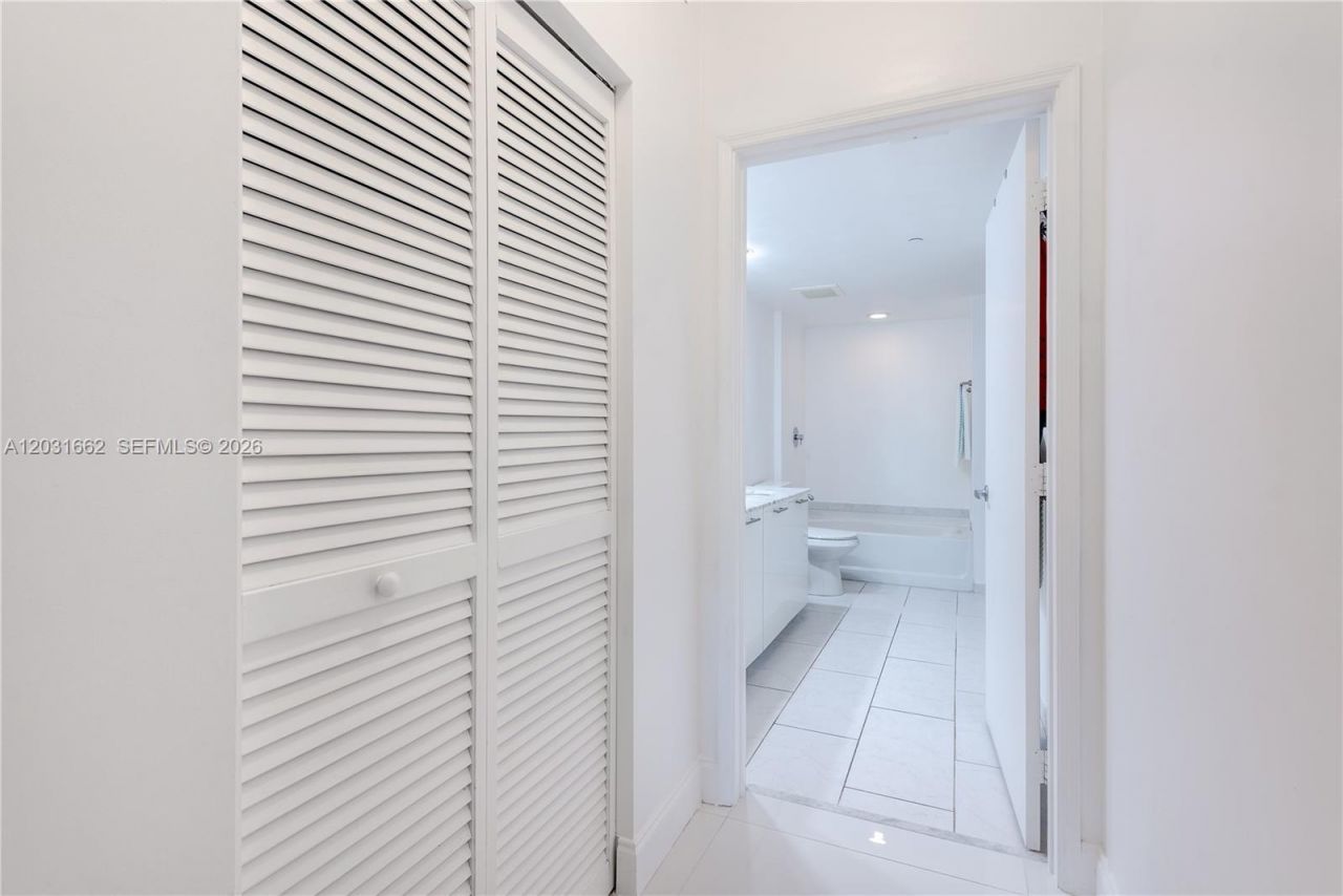 951 Brickell Ave, Unit 705, Miami, FL 33131 Photo