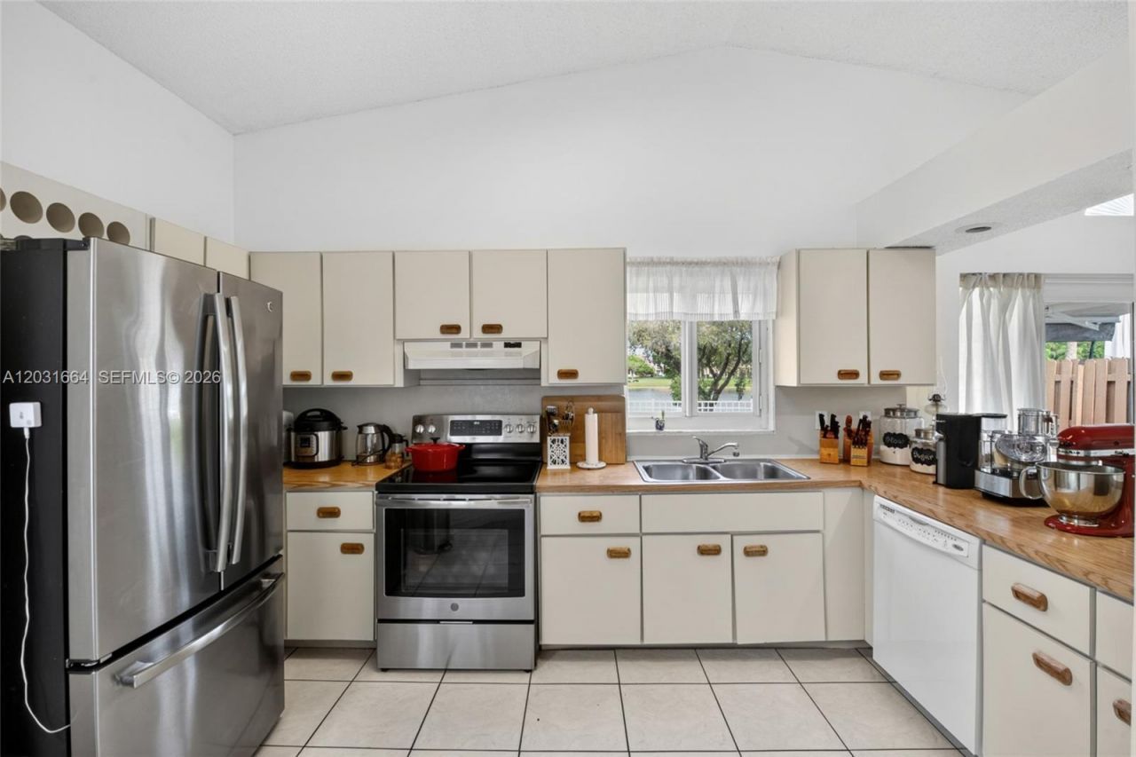 11038 SW 148th Pl, Miami, FL 33196 Photo