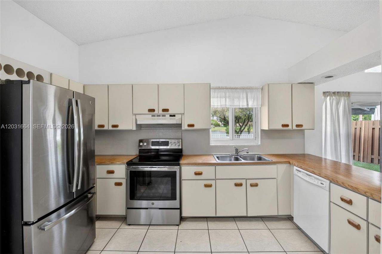 11038 SW 148th Pl, Miami, FL 33196 Photo