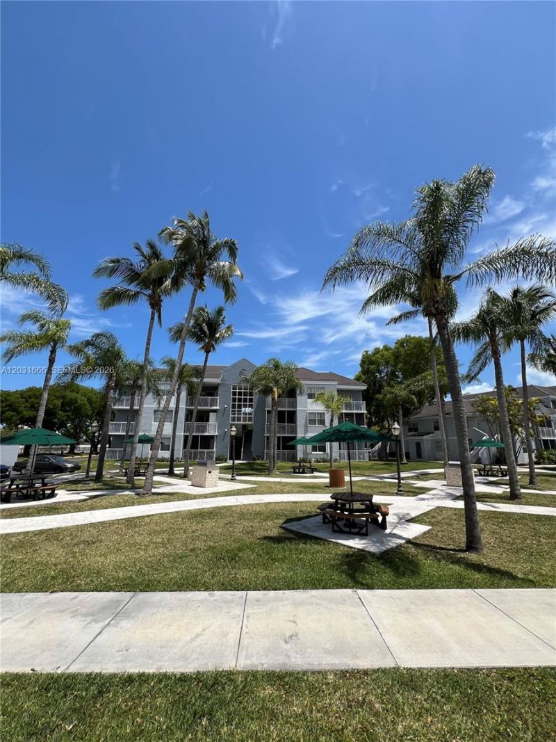 8580 SW 212th St , Unit 104, Cutler Bay, FL 33189 Photo