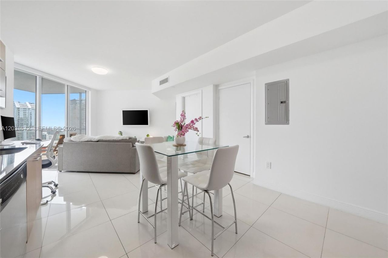 350 S Miami Ave, Unit 3912, Miami, FL 33130 Photo