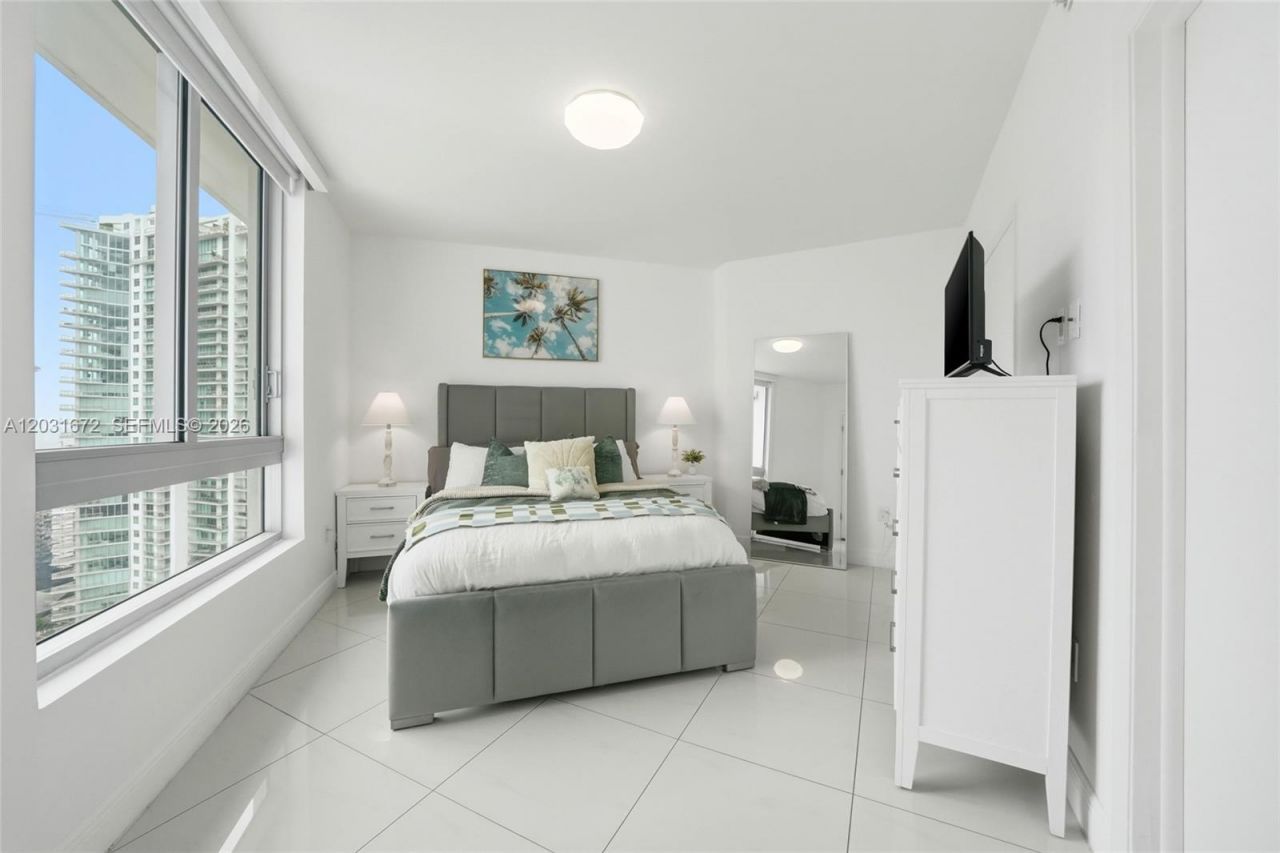 350 S Miami Ave, Unit 3912, Miami, FL 33130 Photo