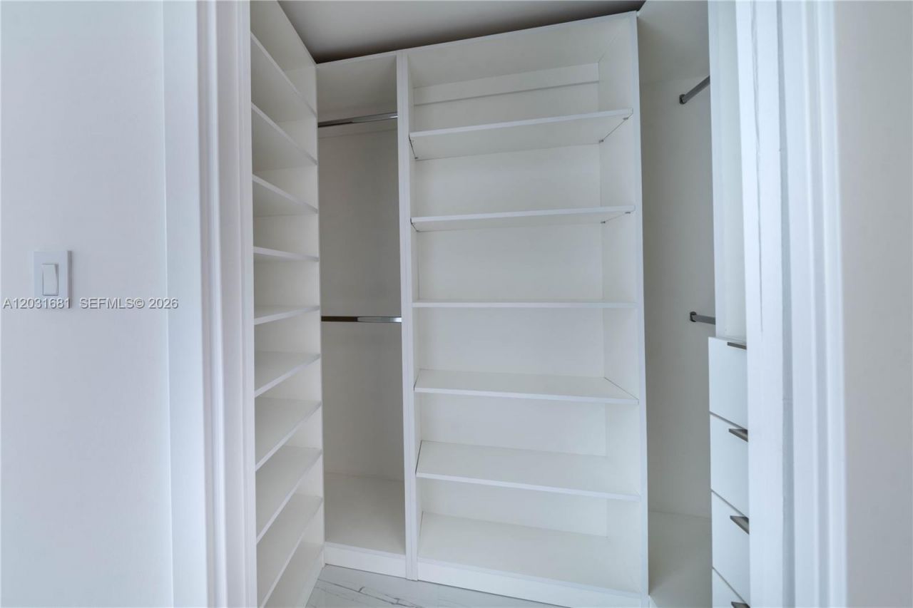 19380 Collins Ave , Unit 1105, Sunny Isles Beach, FL 33160 Photo