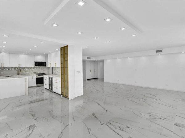 230 174th St , Unit 712, Sunny Isles Beach, FL 33160
