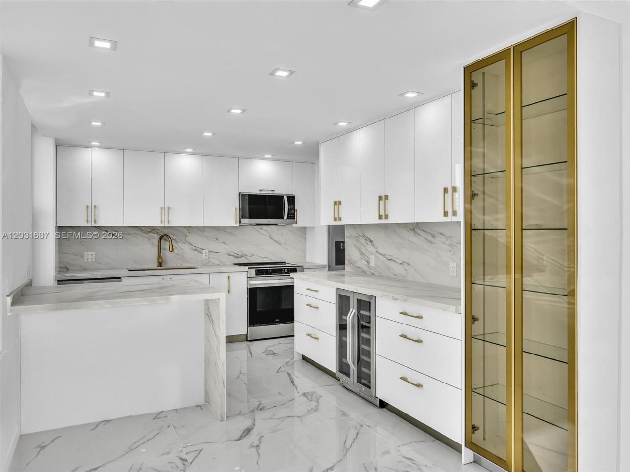 230 174th St , Unit 712, Sunny Isles Beach, FL 33160 Photo