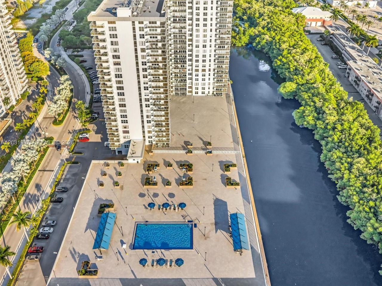 230 174th St , Unit 712, Sunny Isles Beach, FL 33160 Photo