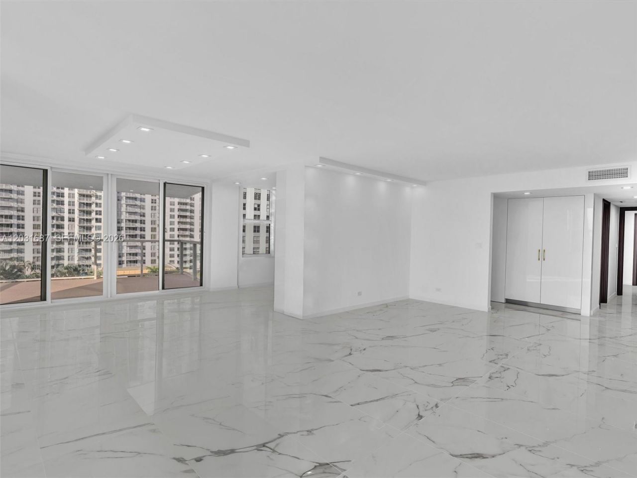 230 174th St , Unit 712, Sunny Isles Beach, FL 33160 Photo