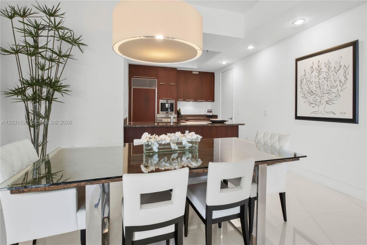 15811 Collins Ave , Unit 403, Sunny Isles Beach, FL 33160 Photo