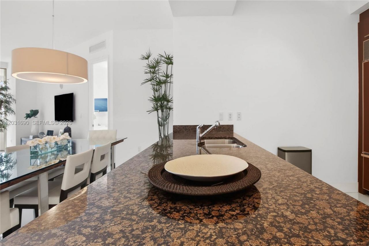 15811 Collins Ave , Unit 403, Sunny Isles Beach, FL 33160 Photo