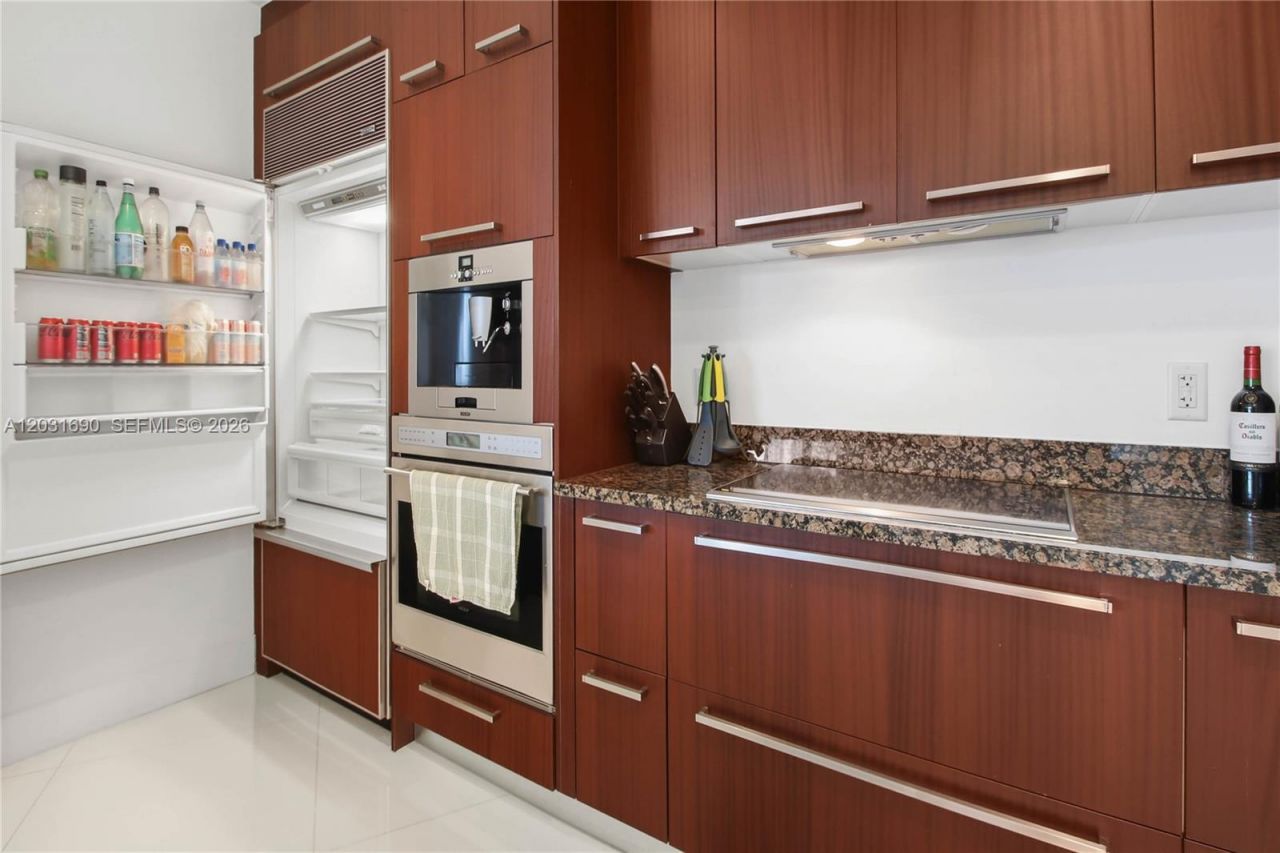 15811 Collins Ave , Unit 403, Sunny Isles Beach, FL 33160 Photo