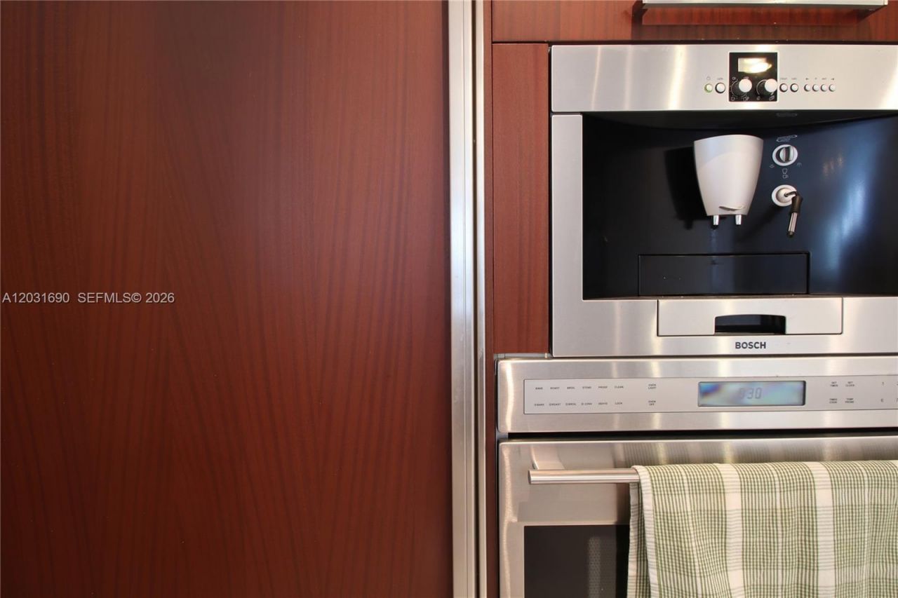 15811 Collins Ave , Unit 403, Sunny Isles Beach, FL 33160 Photo