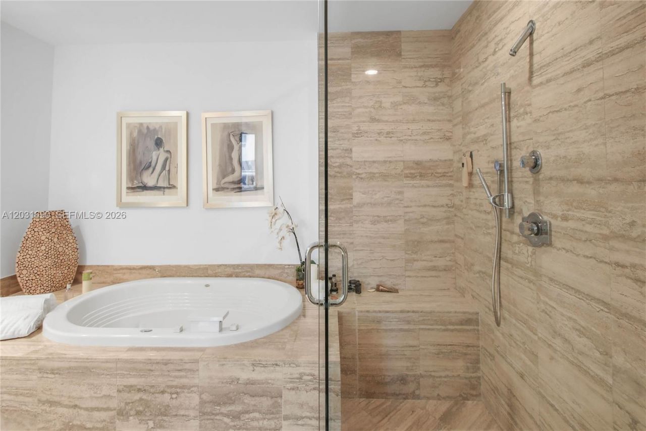 15811 Collins Ave , Unit 403, Sunny Isles Beach, FL 33160 Photo