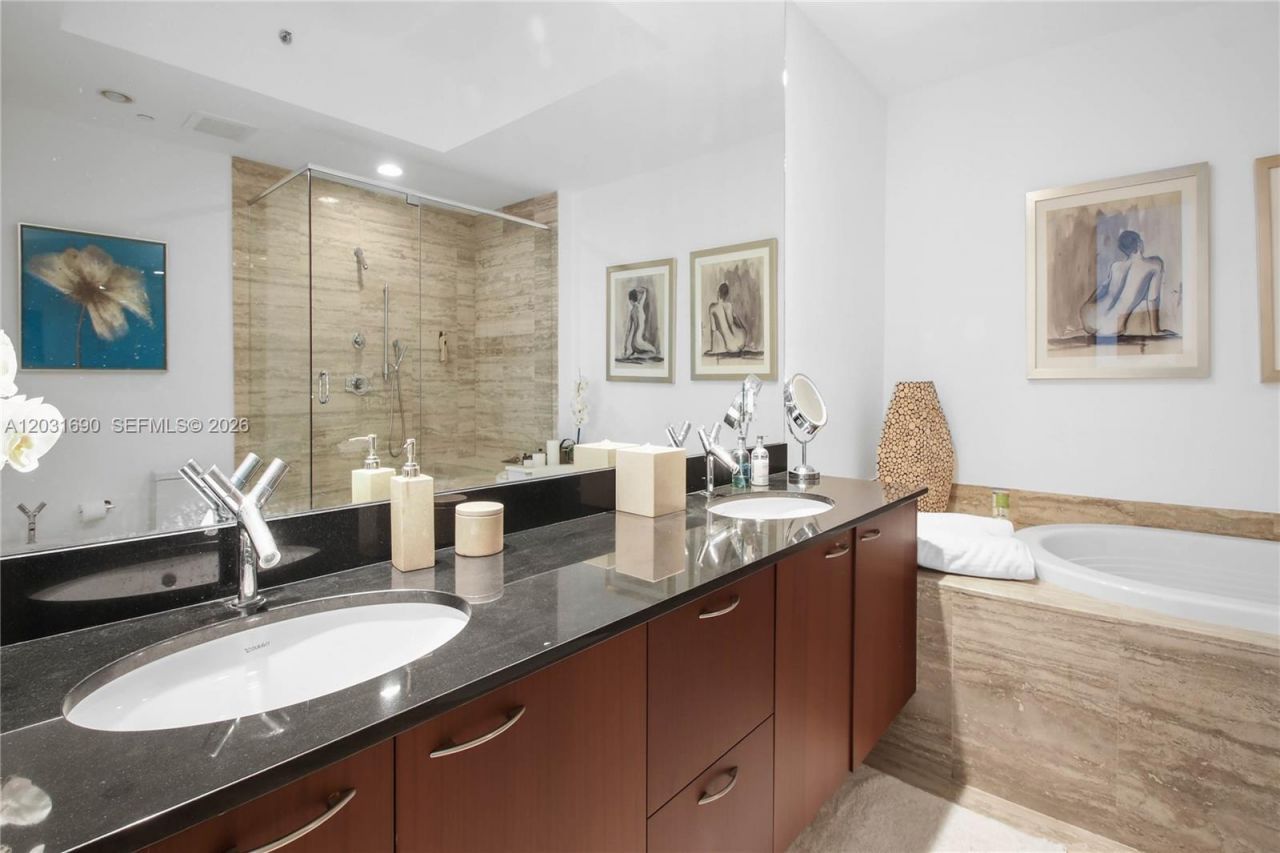 15811 Collins Ave , Unit 403, Sunny Isles Beach, FL 33160 Photo