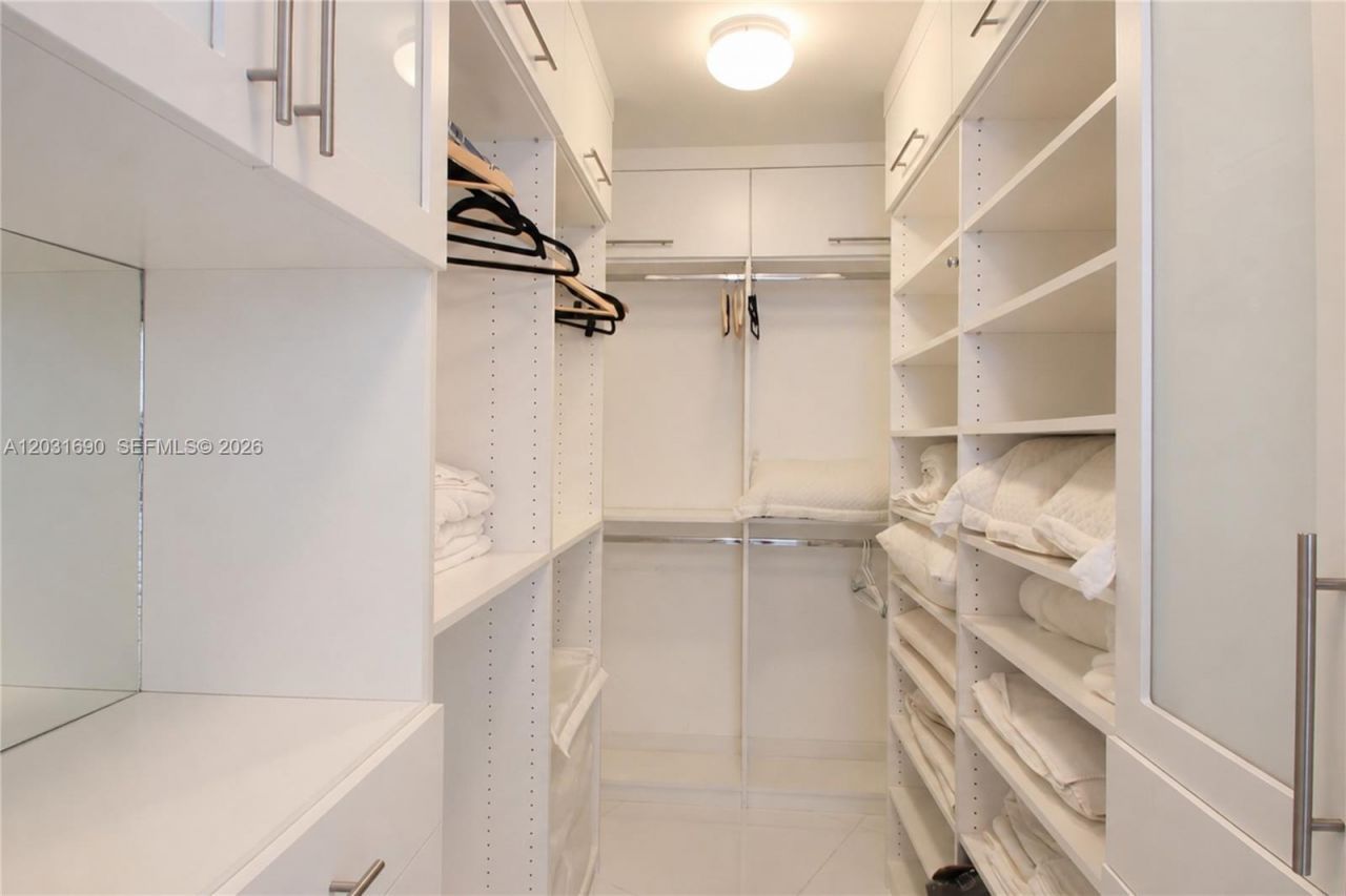15811 Collins Ave , Unit 403, Sunny Isles Beach, FL 33160 Photo