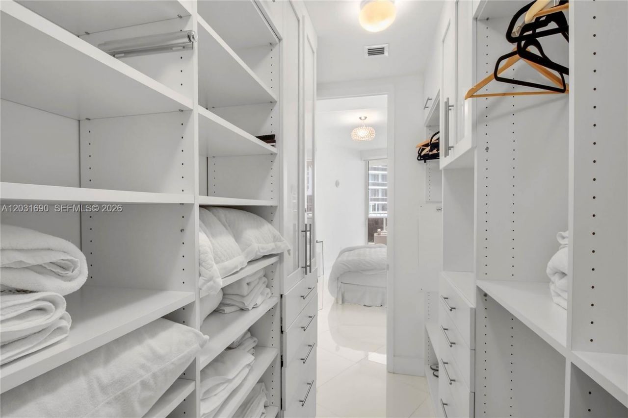 15811 Collins Ave , Unit 403, Sunny Isles Beach, FL 33160 Photo