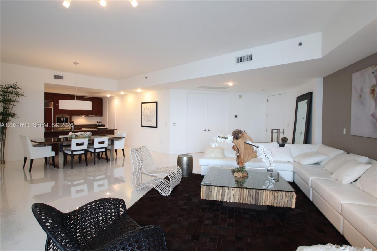 15811 Collins Ave , Unit 403, Sunny Isles Beach, FL 33160 Photo