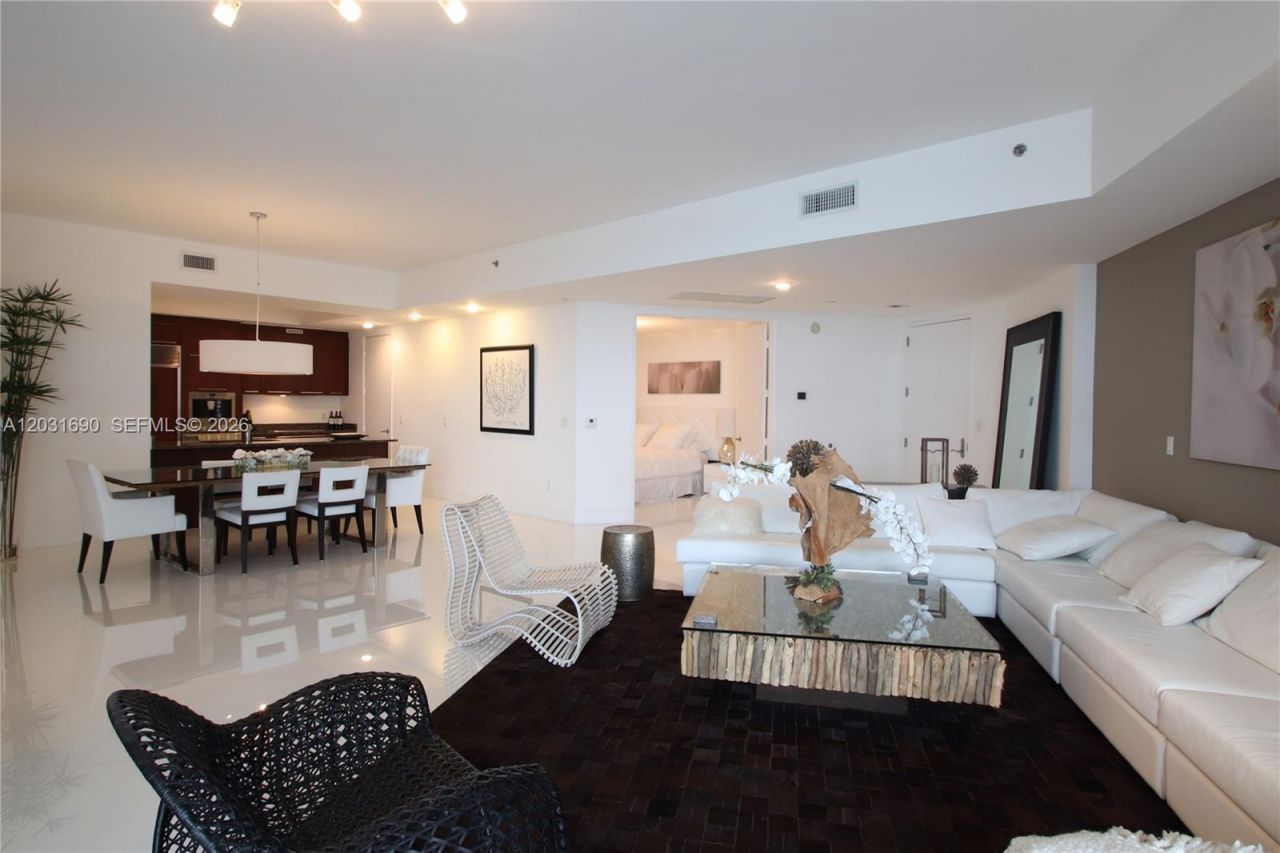 15811 Collins Ave , Unit 403, Sunny Isles Beach, FL 33160 Photo